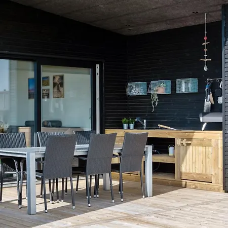Lyder - 400m From The Sea By Interhome *