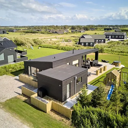 Lyder - 400m From The Sea By Interhome